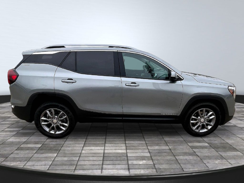 Used 2023 GMC Terrain SLT AWD/4WD image 8