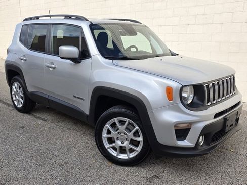 Used 2019 Jeep Renegade Latitude w/ Cold Weather Group image 7
