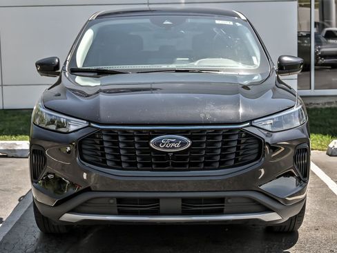 Used 2023 Ford Escape Active w/ Tech Pack #2 AWD/4WD image 4