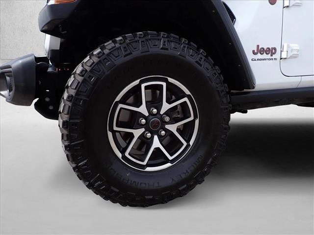 Used 2024 Jeep Gladiator Rubicon w/ Technology Group AWD/4WD image 7