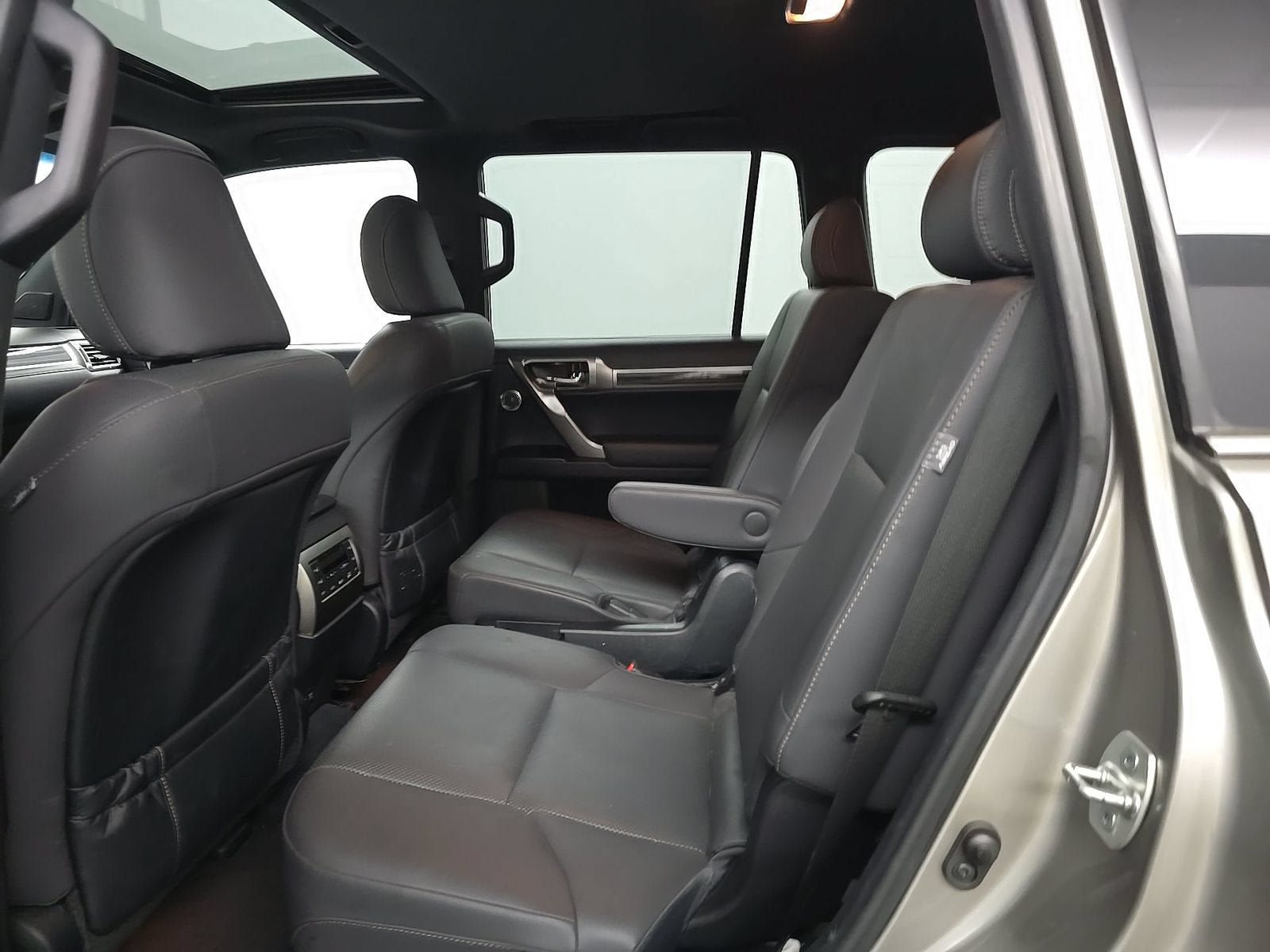 Used 2023 Lexus GX 460 Premium AWD/4WD image 13