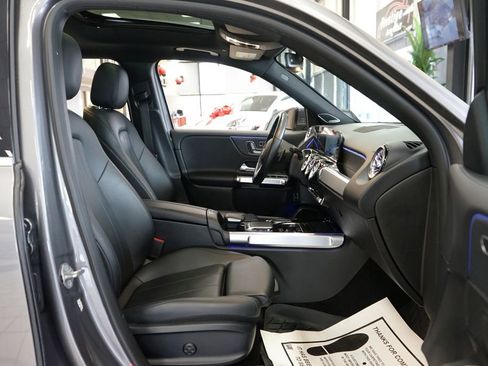 Used 2021 Mercedes-Benz GLB 250 4MATIC image 47