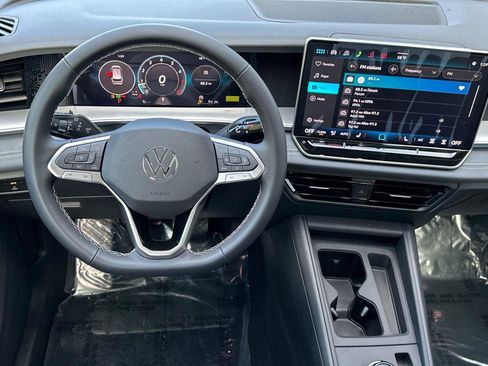 New 2026 Volkswagen Tiguan SE image 13