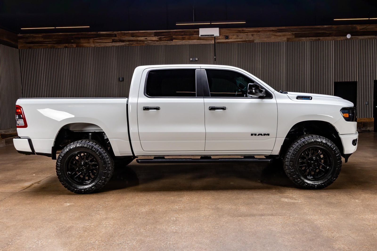 Used 2023 RAM 1500 Big Horn AWD/4WD image 11