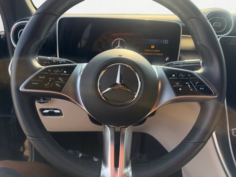 Used 2024 Mercedes-Benz GLC 300 image 12