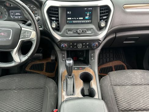 Used 2018 GMC Acadia SLE FWD image 4