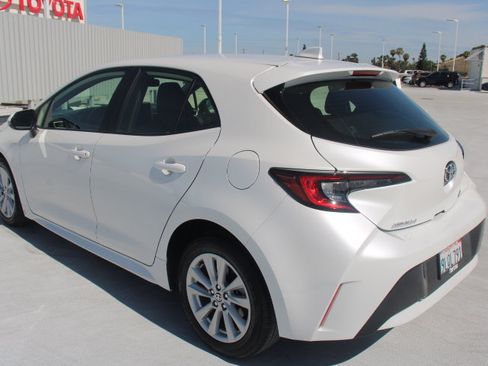Certified 2025 Toyota Corolla SE FWD image 5