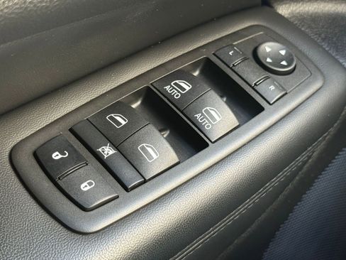 Used 2022 Jeep Grand Cherokee Limited w/ Trailer Tow Group IV image 26