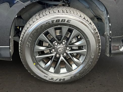 Used 2022 Lexus GX 460 Premium w/ Premium Plus Package image 26