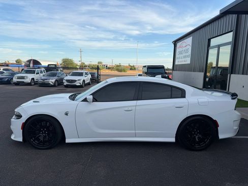 Used 2018 Dodge Charger SRT Hellcat w/ Harman/Kardon Audio Group RWD image 5