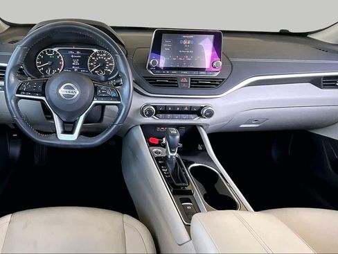 Used 2021 Nissan Altima 2.5 SV w/ SV Premium Package FWD image 6