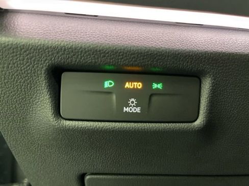 New 2025 Volkswagen Tiguan SE image 20