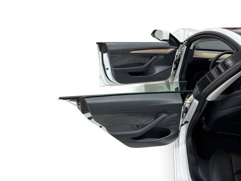 Certified 2023 Tesla Model 3 Long Range AWD/4WD image 10