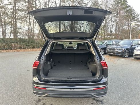 Used 2023 Volkswagen Tiguan SE image 26