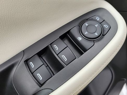 Used 2024 Buick Encore GX Preferred AWD/4WD image 15