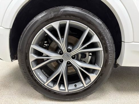Used 2021 Audi Q8 Premium image 39