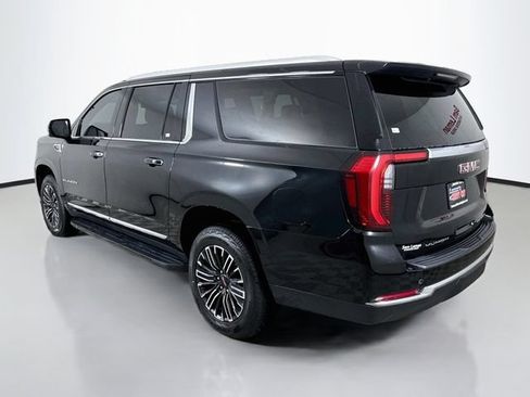 Used 2025 GMC Yukon XL Elevation AWD/4WD image 5