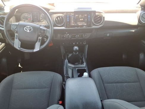 Used 2019 Toyota Tacoma TRD Off-Road AWD/4WD image 11