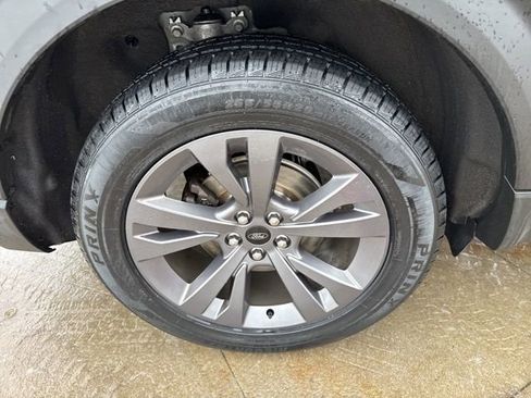 Used 2022 Ford Explorer XLT w/ Equipment Group 202A image 10