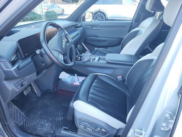 Certified 2024 Kia EV9 GT-Line AWD/4WD image 3