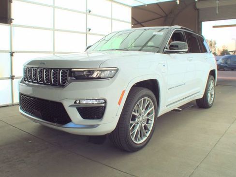 Used 2022 Jeep Grand Cherokee Summit image 7
