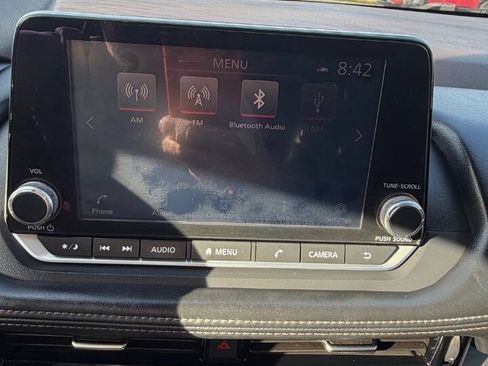 Used 2021 Nissan Rogue SV w/ Premium Package FWD image 21