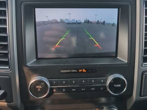 Used 2020 Ford Expedition XLT w/ Equipment Group 202A AWD/4WD image 16