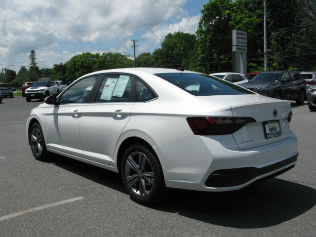 Used 2023 Volkswagen Jetta SE w/ Panoramic Sunroof Package FWD image 7