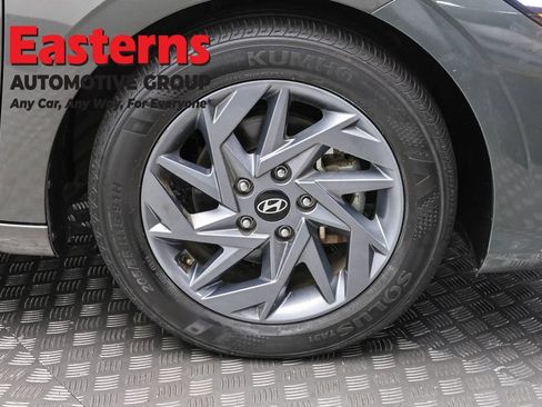 Used 2024 Hyundai Elantra SEL FWD image 30