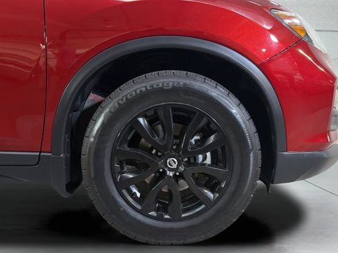 Used 2018 Nissan Rogue SV FWD image 34