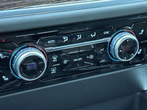 Used 2025 GMC Sierra 1500 Elevation w/ Elevation Premium Package image 28