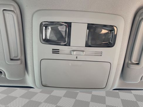 Used 2015 Subaru Forester 2.5i w/ Alloy Wheel Package image 7