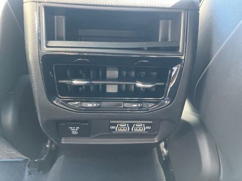 Used 2023 Jeep Grand Cherokee Altitude AWD/4WD image 16