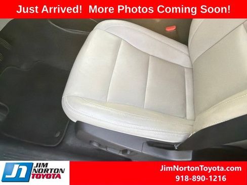 Used 2021 Volvo XC40 T5 Momentum w/ Protection Package Premier AWD/4WD image 10