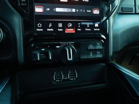 Used 2023 RAM 1500 Laramie AWD/4WD image 19