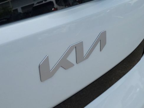 Used 2025 Kia Soul LX w/ LX Technology Package FWD image 6