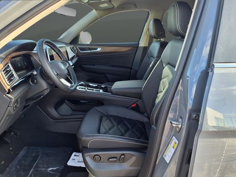 New 2026 Volkswagen Atlas SE image 60