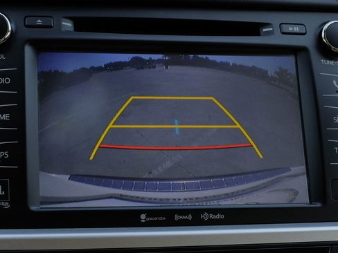 Used 2019 Toyota Highlander Limited FWD image 25