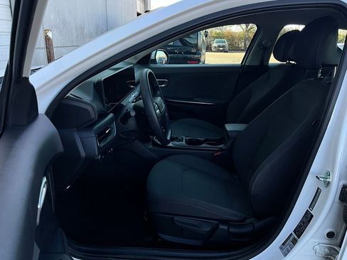 Used 2025 Kia K4 LXS image 10