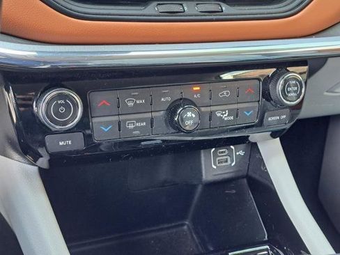 Used 2022 Jeep Compass Limited image 15