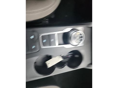 Used 2022 Ford Escape SE image 20