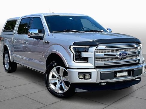 Used 2017 Ford F150 Platinum w/ Equipment Group 701A Luxury image 3
