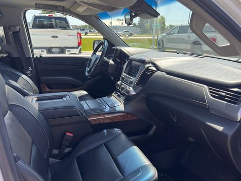 Used 2018 Chevrolet Suburban Premier AWD/4WD image 14