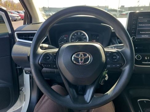 Used 2021 Toyota Corolla LE image 29
