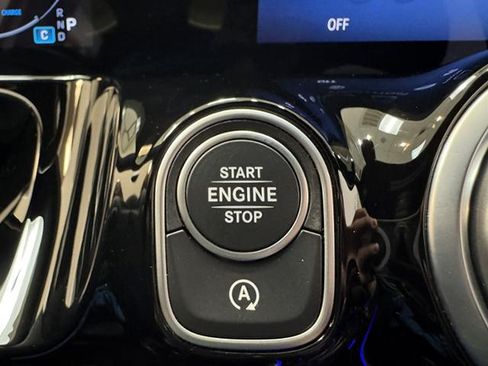 Used 2025 Mercedes-Benz GLA 250 image 22