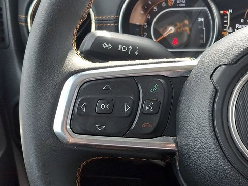 Used 2023 Jeep Gladiator Overland AWD/4WD image 20