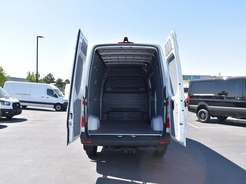 New 2025 Mercedes-Benz Sprinter 2500 image 7