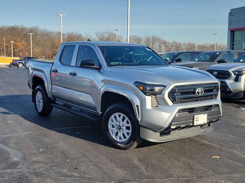 Certified 2025 Toyota Tacoma SR image 2