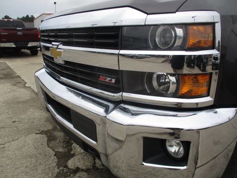 Used 2015 Chevrolet Silverado 2500 LT w/ LT Convenience Package AWD/4WD image 11