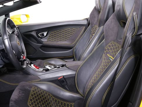 Used 2017 Lamborghini Huracan LP 610-4 image 4